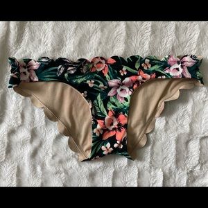 Vanilla beach floral scalloped bikini bottom